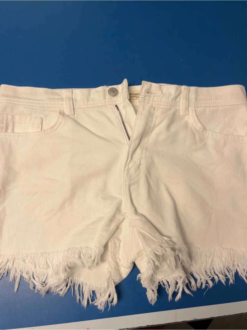 🐑 Current/Elliott White Frayed-Hem Denim Shorts